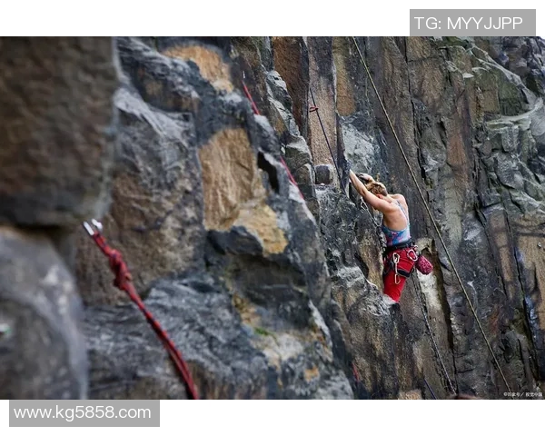 深圳攀岩队速度挑战赛:探索攀岩运动的极限与魅力 深圳攀岩队速度挑战赛:探索攀岩运动的极限与魅力